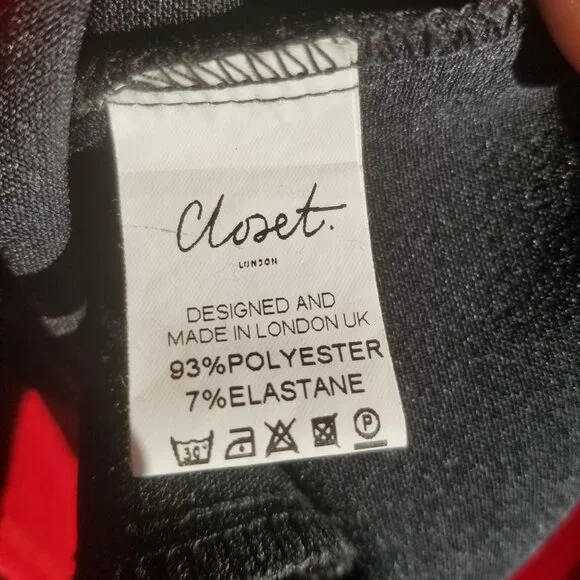 Red and black fit and flare dress - Picture 7 of 8